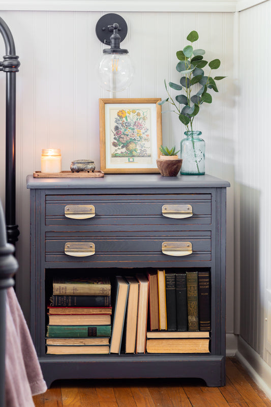 A Creative Makeover: Refinishing a Small Bedside Table with Homestead House Homestead Grey